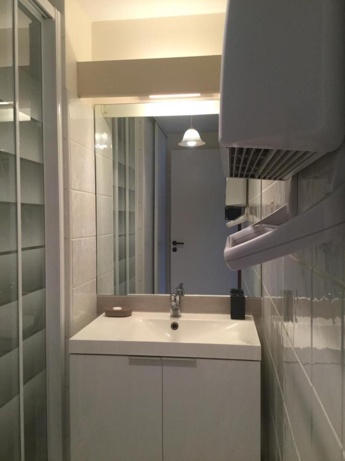Appartement Centre Ville Pres Du Port Avec Parking Et Wifi ลาโรแชล ภายนอก รูปภาพ